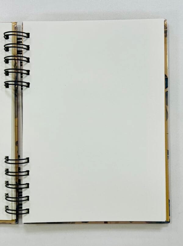 Cuaderno Dorado Tapa Dura - Imagen 4